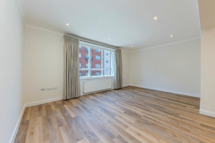 2 Bedroom Flat To Rent In Wedderburn House, Lower Sloane Street, London, SW1W