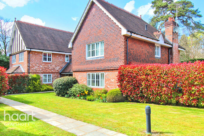 3 Bedroom Apartment For Sale In Tilford Road, Hindhead, GU26