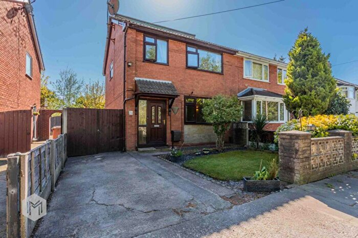 4 Bedroom Semi-Detached House For Sale In Glen Avenue, Swinton, M27