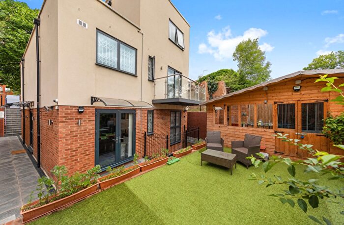 7 Bedroom Detached House To Rent In Mapesbury Road, London, NW2