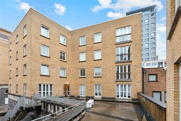 1 Bedroom Flat For Sale In Coke Street, London, E1