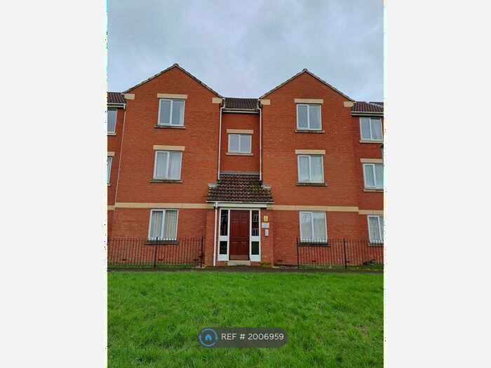 2 Bedroom Flat To Rent In Lords Way, Bridgwater, TA6