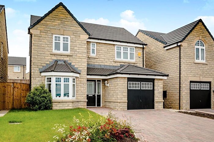 4 Bedroom Detached House To Rent In Farriers Way, Lindley, Huddersfield, HD3