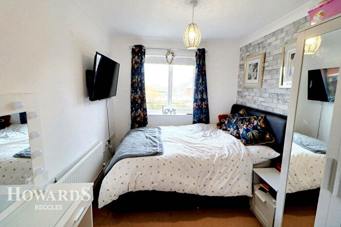 3 Bedroom Terraced House For Sale In George Brown Way, Beccles, NR34