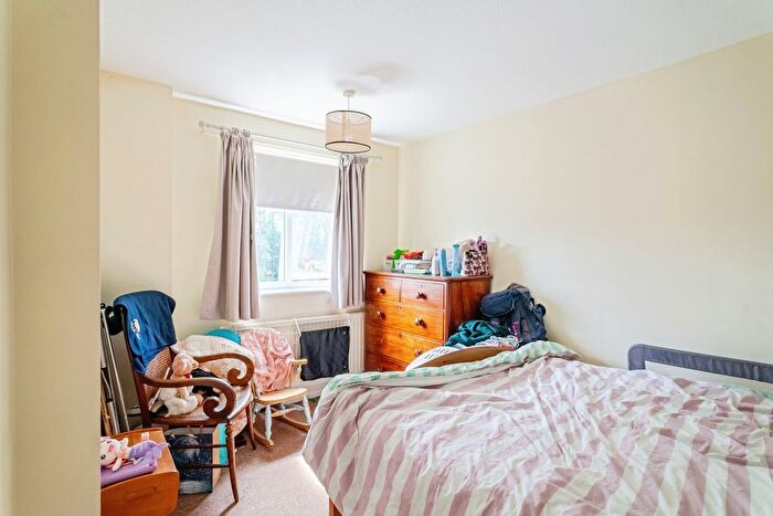 3 Bedroom End Of Terrace House For Sale In Bramhall Rise, Northampton, Northamptonshire, NN5