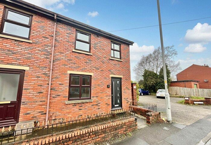 2 Bedroom End Of Terrace House For Sale In Leyland Road, Penwortham, Preston, Lancashire, PR1