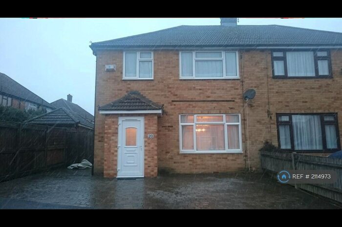 3 Bedroom Semi-Detached House To Rent In North Crescent, Maidstone, ME17