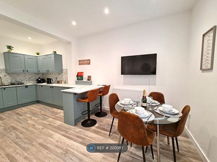 2 Bedroom Maisonette To Rent In High Street, Cheltenham, GL50