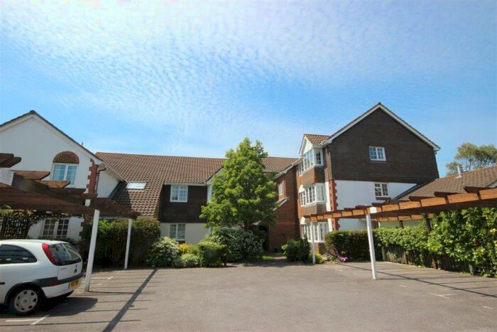 1 Bedroom Flat To Rent In Wentworth Drive, Christchurch, BH23