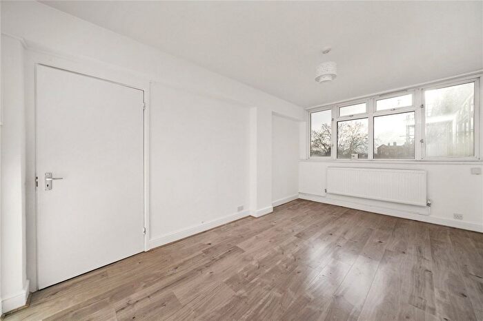 3 Bedroom Flat To Rent In Copeland House, Garratt Lane, London, SW17