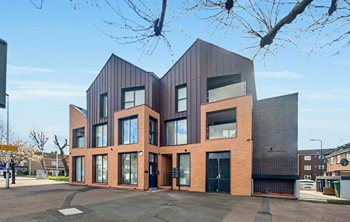 1 Bedroom Apartment For Sale In Crownfield Road, London, E15