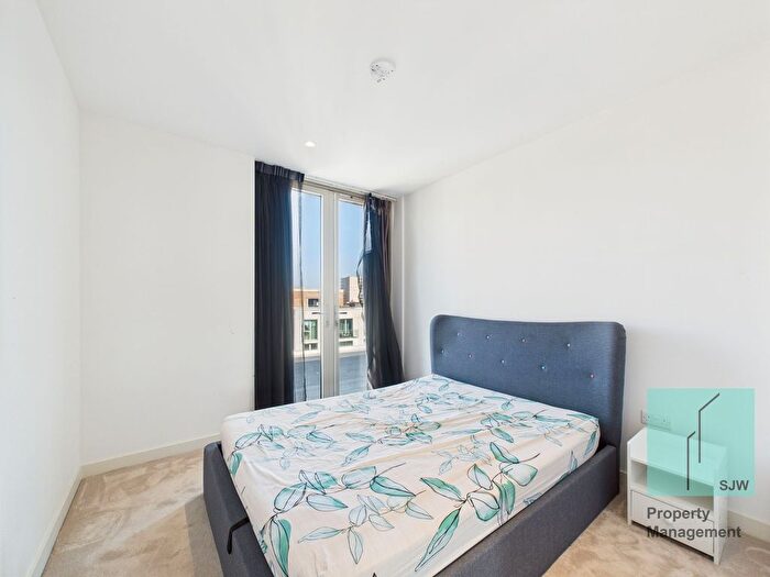 3 Bedroom Flat To Rent In Royal Wharf Walk, London, E16