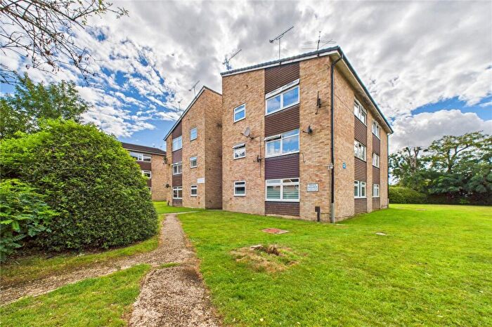 2 Bedroom Apartment For Sale In Hayling Court, Crawley, West Sussex, RH11