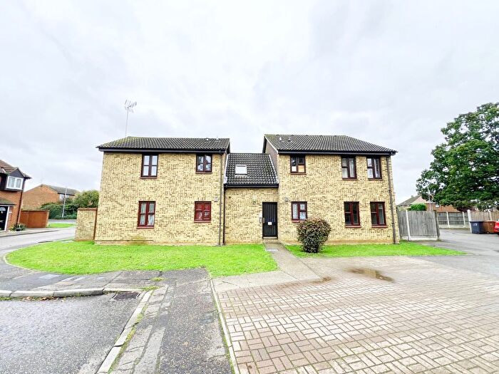 Studio To Rent In Tugby Place, Newlands Spring, Chelmsford, Essex, CM1