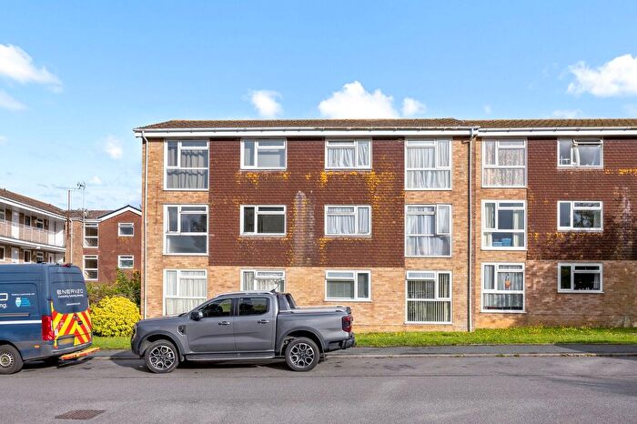 1 Bedroom Flat For Sale In Towers Road, Upper Beeding, BN44