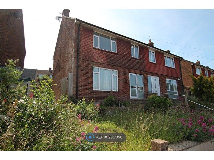 3 Bedroom Semi-Detached House To Rent In Hurstwood, Chatham, ME5