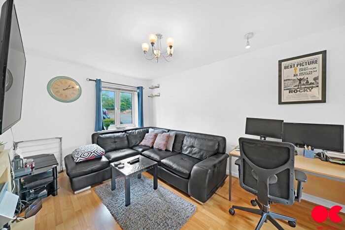 2 Bedroom Flat To Rent In Coniston Avenue, Purfleet-On-Thames, RM19