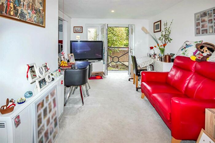 2 Bedroom Retirement Property For Sale In Tongdean Lane, Withdean, Brighton, BN1