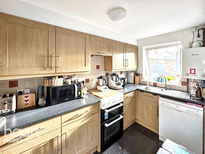 2 Bedroom Flat For Sale In Norden Road, Maidenhead, SL6
