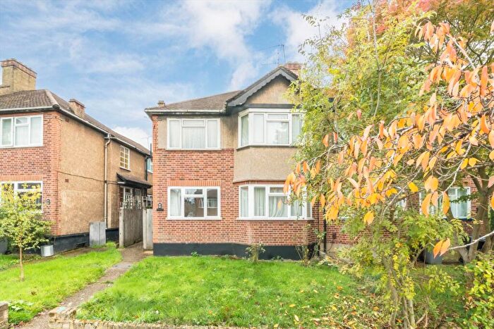 3 Bedroom Maisonette For Sale In Bryan Avenue, Willesden Green, NW10