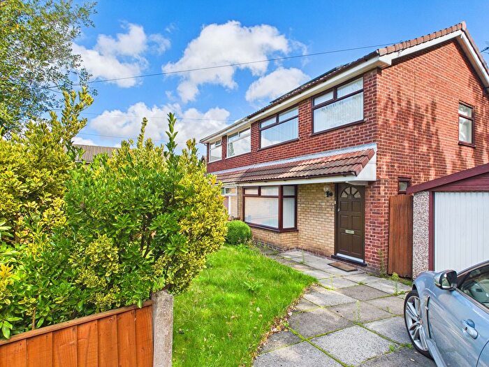 3 Bedroom Semi-Detached House For Sale In Meadowcroft, Sutton, St Helens, WA9