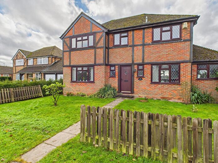 4 Bedroom Detached House For Sale In Main Road, Naphill, High Wycombe, Buckinghamshire, HP14