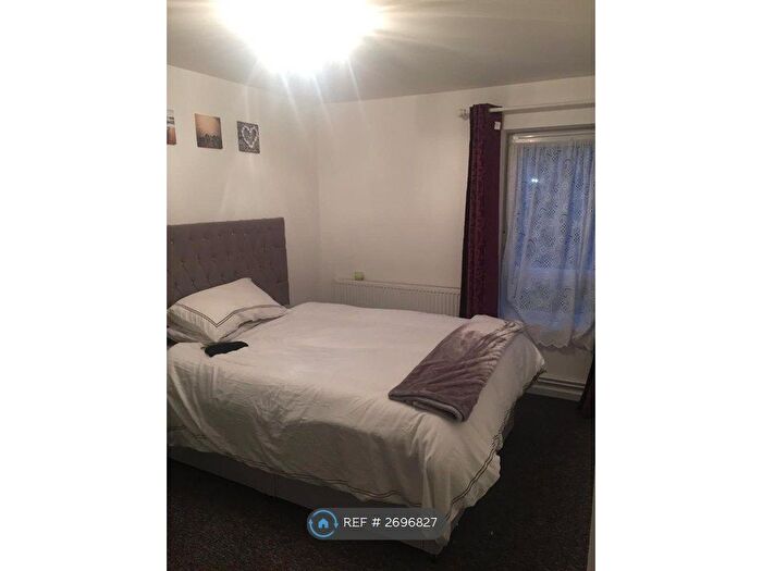 1 Bedroom Flat To Rent In Rephidim Street, London, SE1