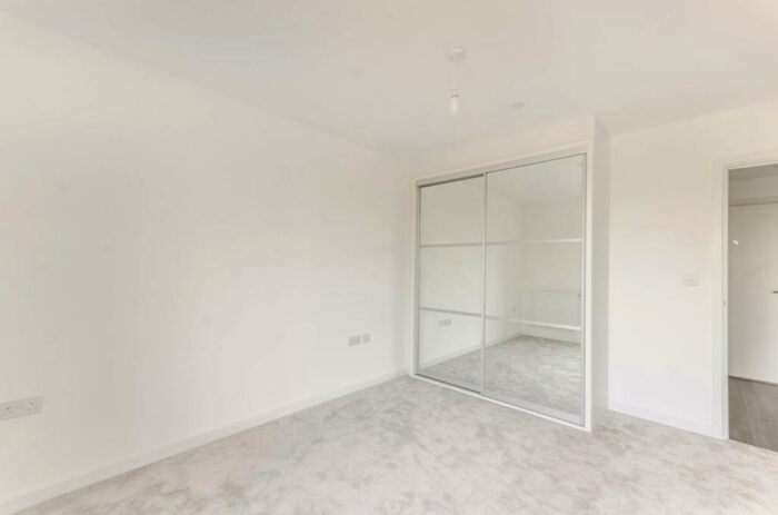 2 Bedroom Flat To Rent In Adenmore Road, Catford, London, SE6