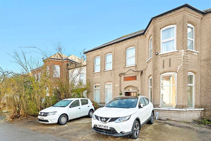 1 Bedroom Flat For Sale In Aldborough Road South, Seven Kings, IG3