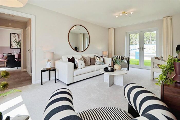 3 Bedroom Semi-Detached House For Sale In Clos Helyg, Cardiff, CF3