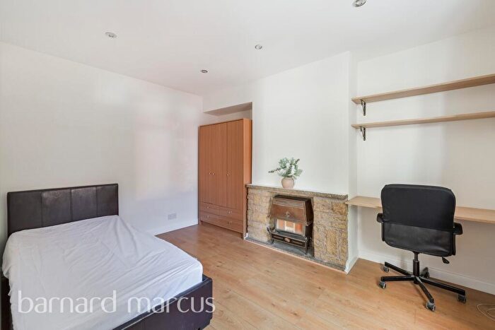 4 Bedroom House To Rent In Kingston Road, Kingston Upon Thames, KT1
