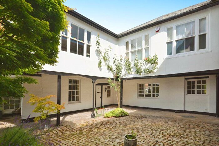 2 Bedroom Maisonette To Rent In Badminton House, Old Amersham, HP7