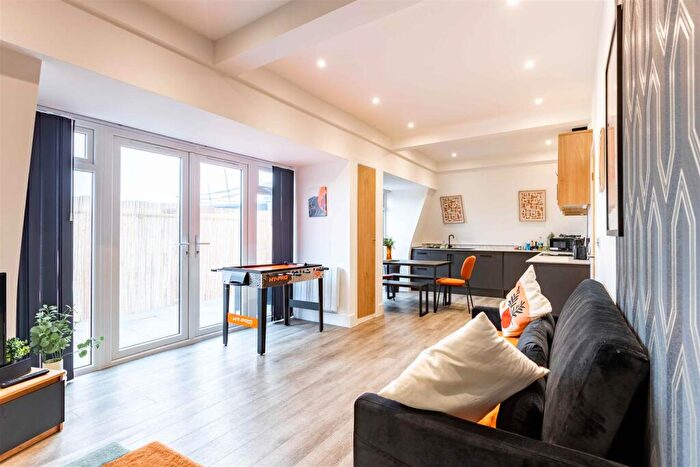 2 Bedroom Flat To Rent In Montague Street, Worthing, BN11