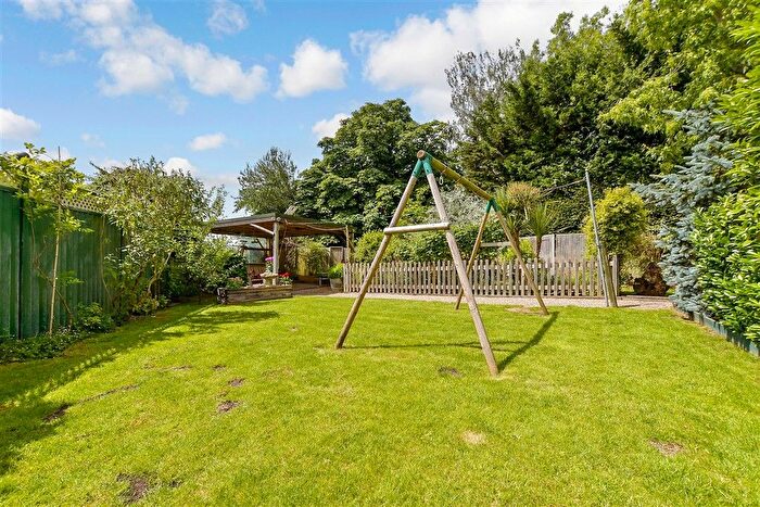 4 Bedroom Semi-detached House For Sale In Tilden Close, High Halden, Kent, TN26
