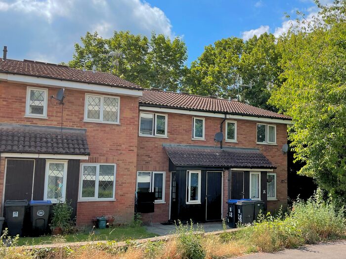 1 Bedroom Terraced House To Rent In Waverley Court, Woking, GU22