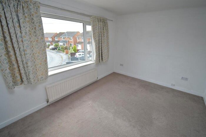 4 Bedroom Semi-Detached Bungalow To Rent In Millfield Close, Higher Bebington, Wirral, CH63