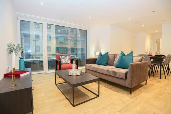 3 Bedroom Apartment To Rent In The Filaments Salford, M3