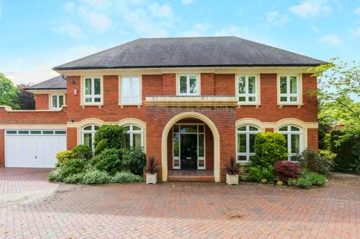 5 Bedroom Detached House To Rent In Ashley Drive, Walton-On-Thames, Surrey, KT12