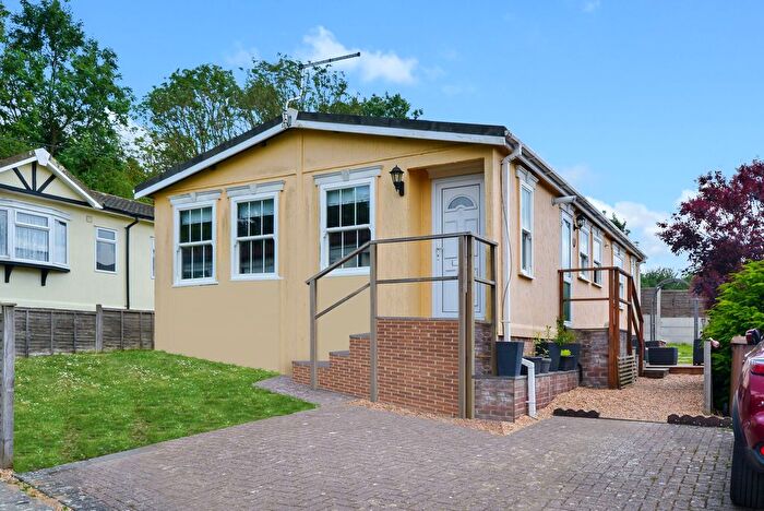 2 Bedroom Detached House For Sale In Yew Tree Park Homes, Charing, TN27
