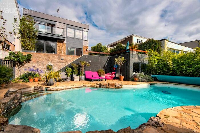 4 Bedroom Detached House To Rent In Hill Brow, Hove, Brighton BN3