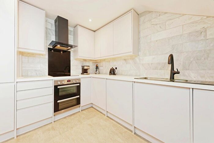 3 Bedroom Flat For Sale In East Cliff, Dover, CT16
