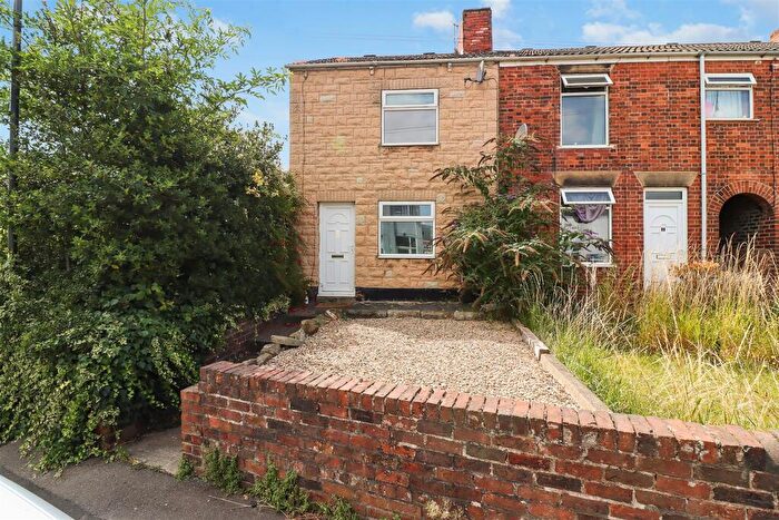 2 Bedroom House For Sale In South Street North, New Whittington, S43