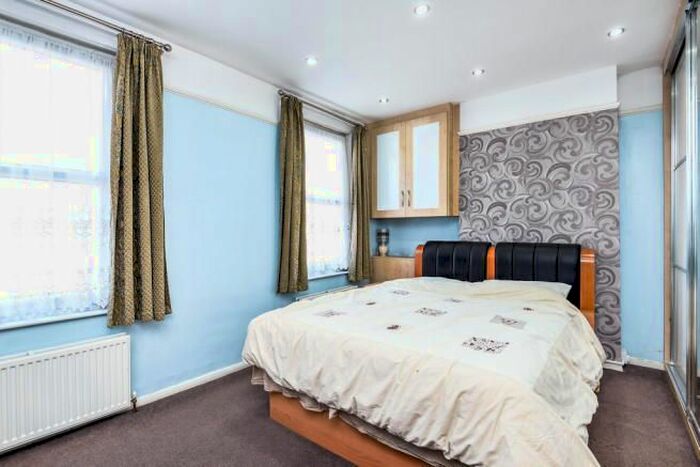 3 Bedroom Semi-Detached House To Rent In Davidson Road, Addiscombe, Croydon, CR0