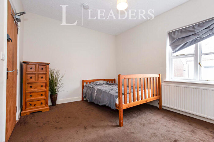 3 Bedroom Terraced House To Rent In Oakley Street, Northamptonr, Northamptonshire, NN1