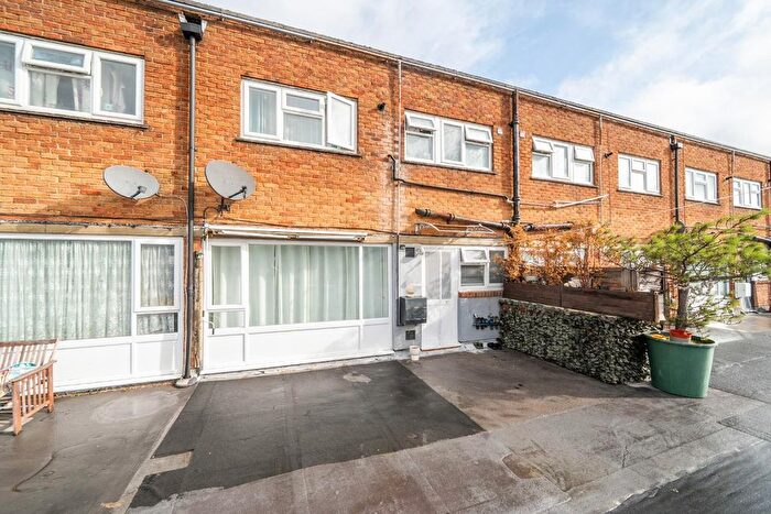 3 Bedroom Maisonette For Sale In Greywell Road, Havant, PO9