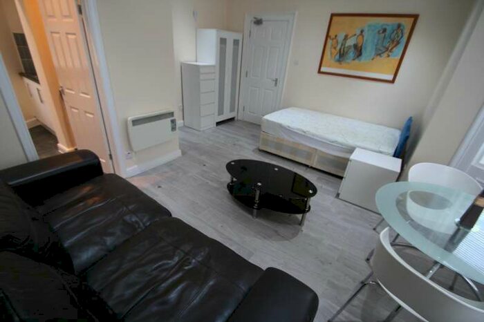 1 Bedroom Apartment To Rent In Ocean View, NE26