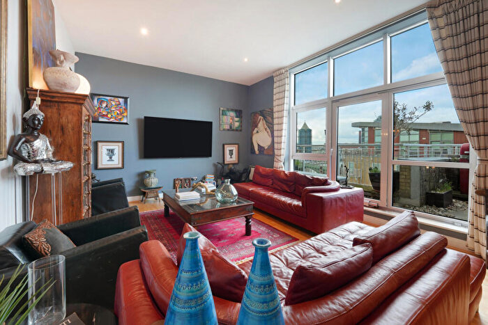3 Bedroom Apartment For Sale In Lombard Road, London, SW11
