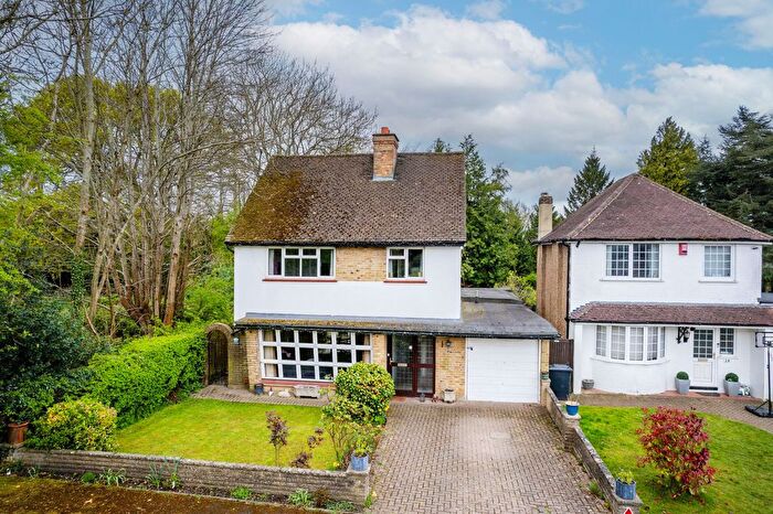 3 Bedroom Detached House For Sale In Mount Avenue, Chaldon, CR3