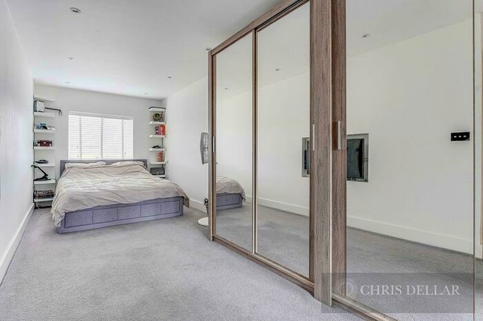 4 Bedroom Detached House For Sale In Porters Close, Buntingford, SG9