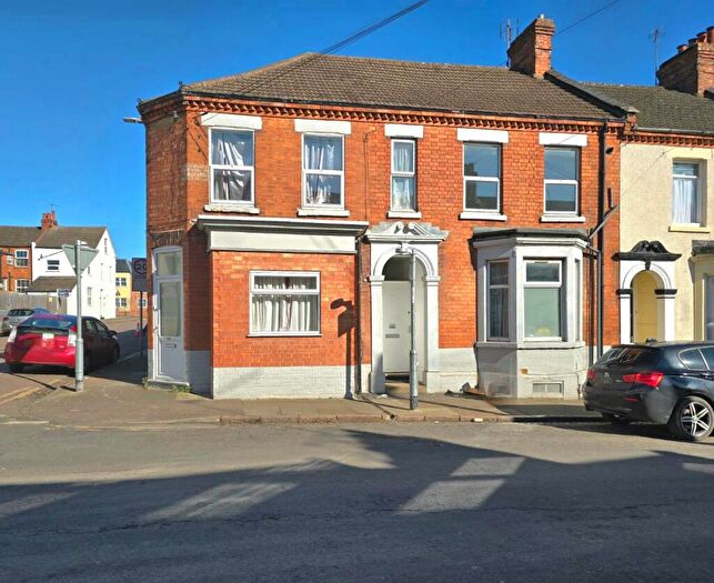 1 Bedroom Apartment For Sale In Whitworth Road, Abington, Northampton, NN1